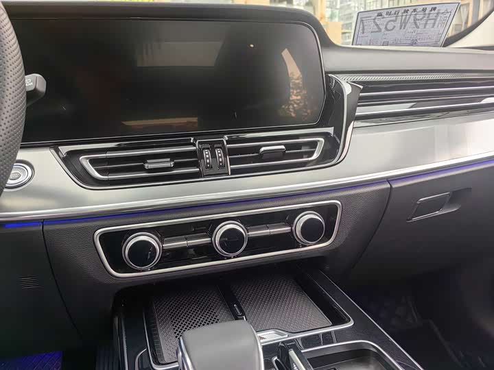 Фото 7 - Hongqi HS5