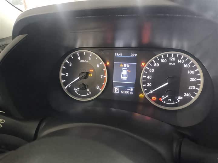 Фото 3 - Nissan Sylphy