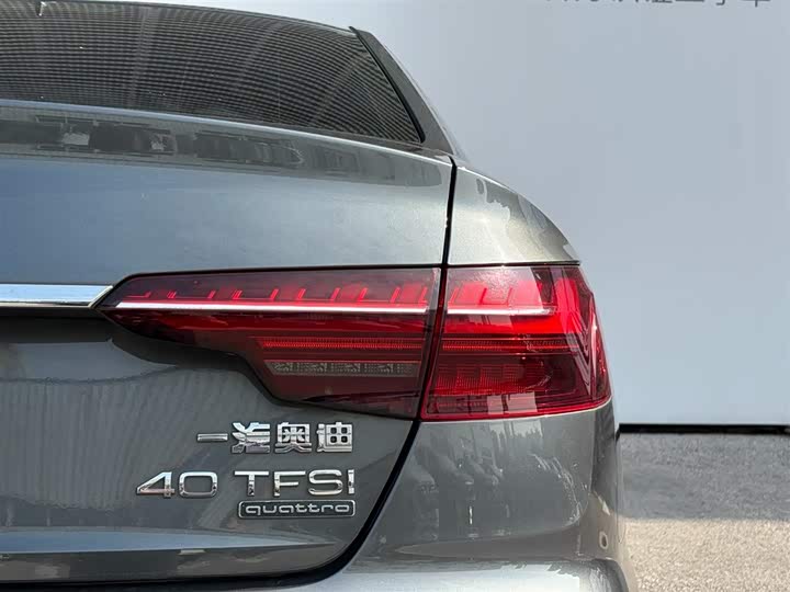 Фото 6 - Audi A4L