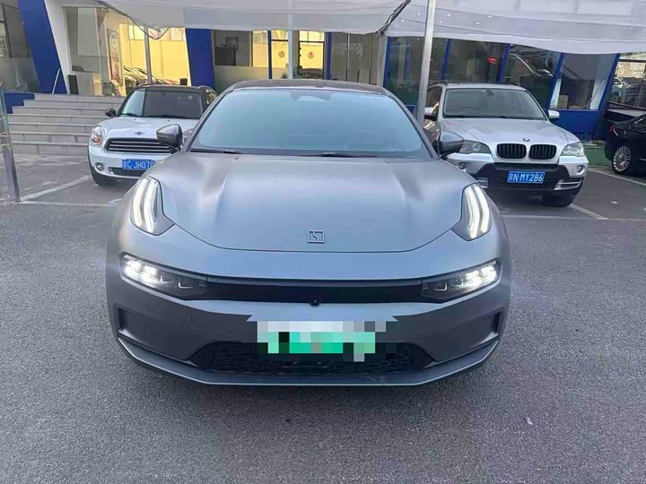 Фото 2 - Zeekr 001