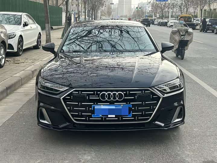 Фото 3 - Audi A7L