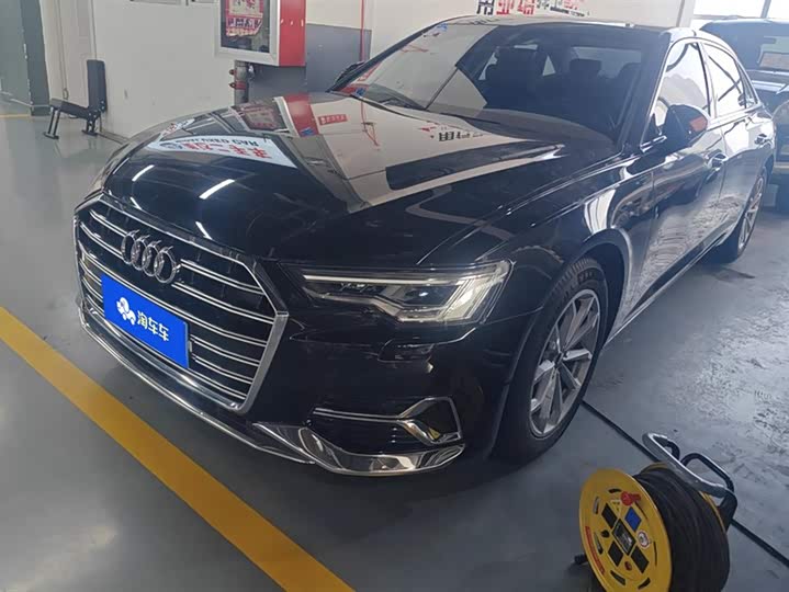 Фото 1 - Audi A6L