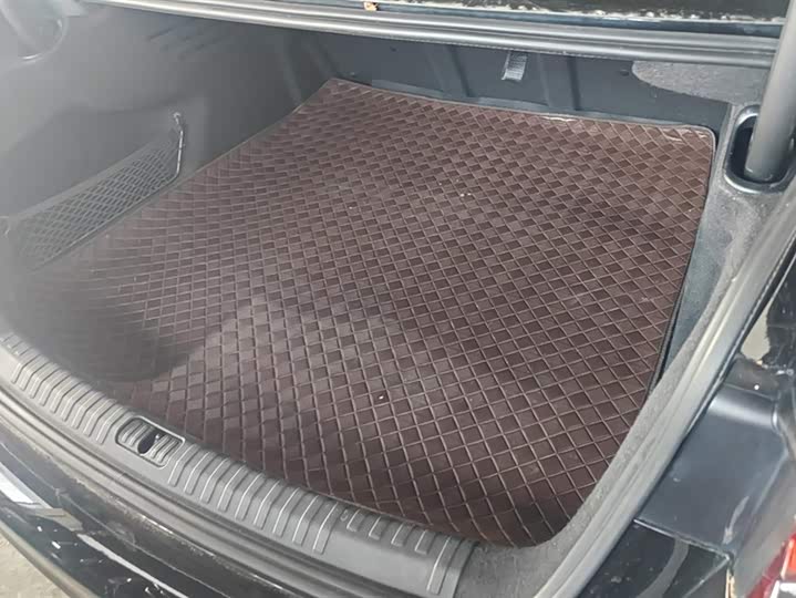 Фото 4 - Audi A6L