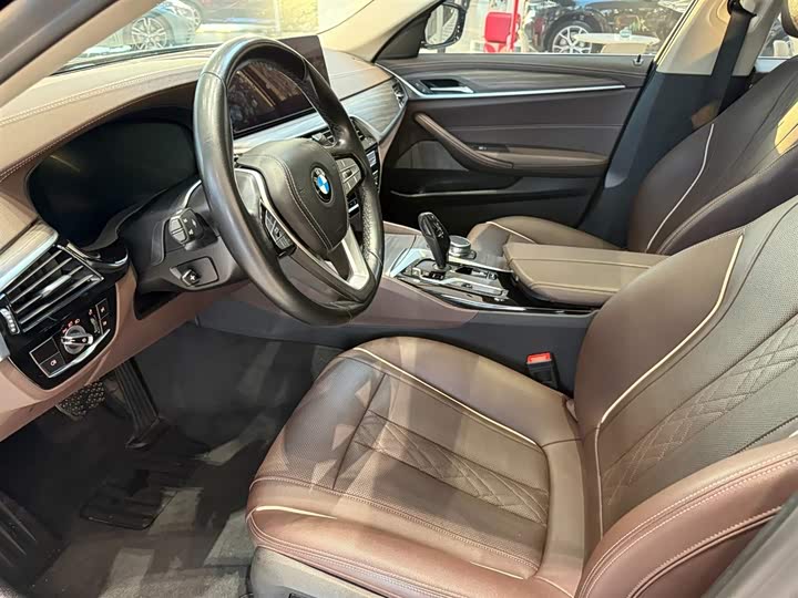 Фото 3 - BMW 5 Series