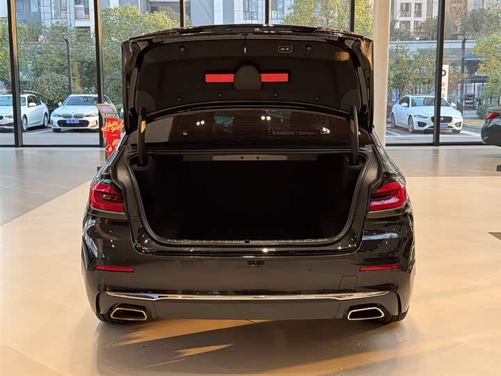 Фото 5 - BMW 5 Series