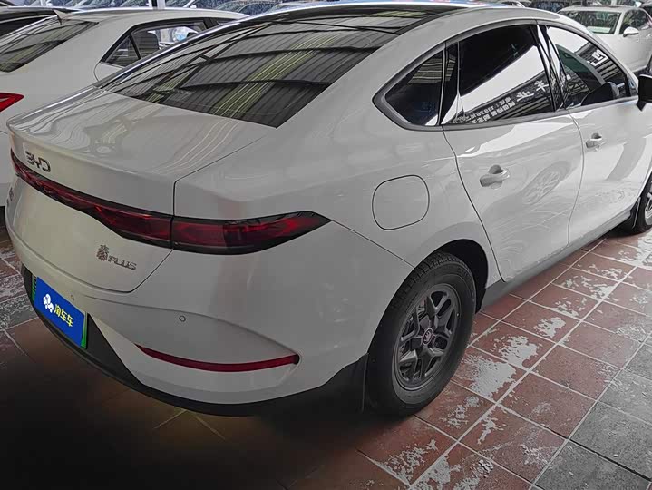 Фото 3 - BYD Qin Plus