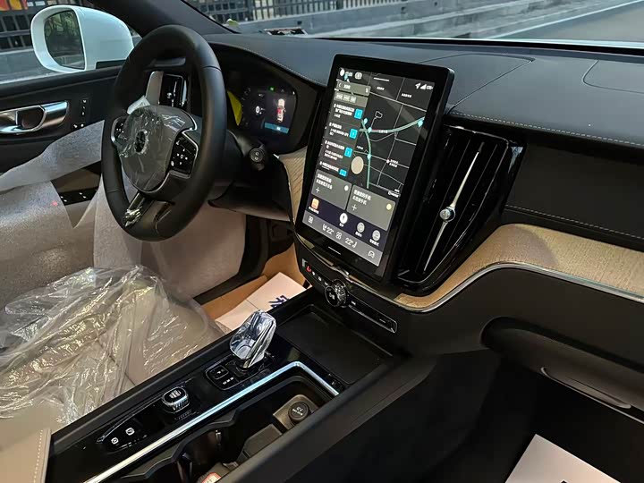 Фото 6 - Volvo XC60