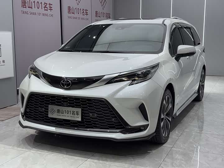 Фото 1 - Toyota Granvia