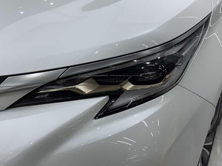 Фото 5 - Toyota Granvia