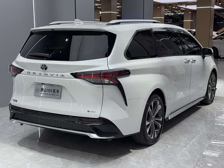 Фото 8 - Toyota Granvia