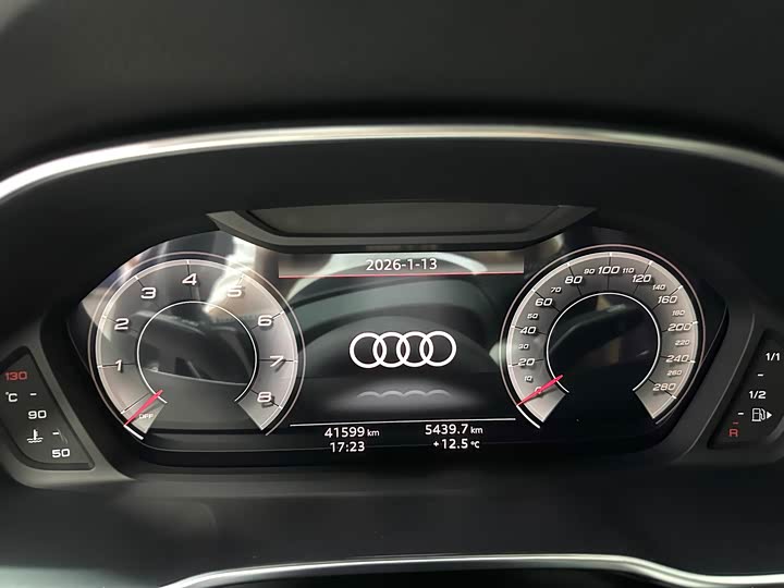 Фото 6 - Audi Q3