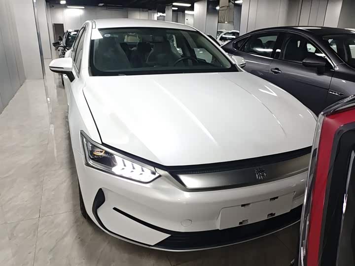 Фото 3 - BYD Qin Plus