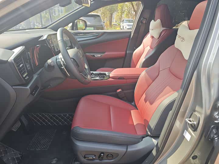 Фото 9 - Lexus NX