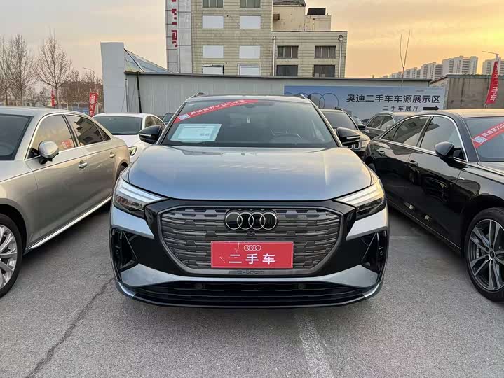 Фото 2 - Audi Q4 e-tron