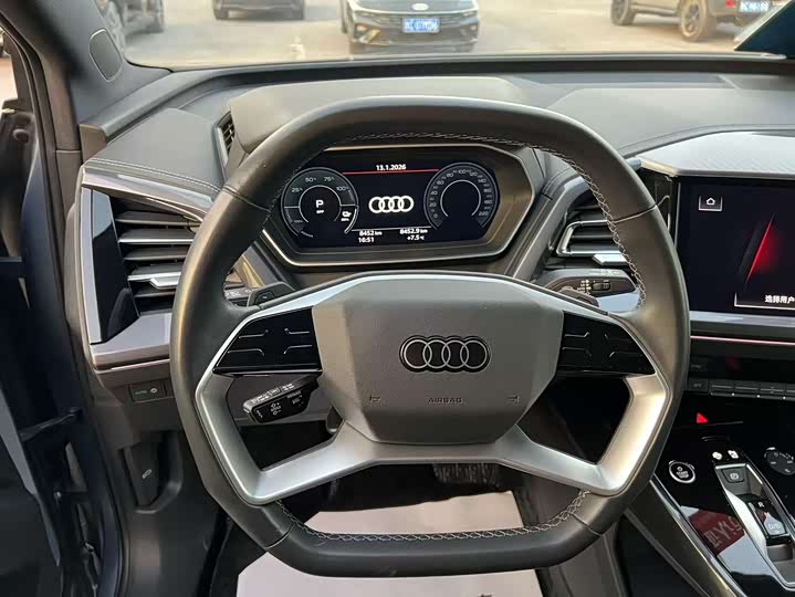 Фото 9 - Audi Q4 e-tron