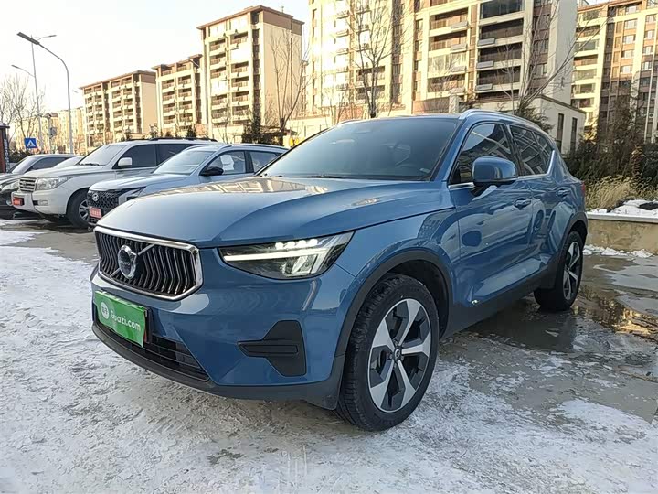 Фото 1 - Volvo XC40