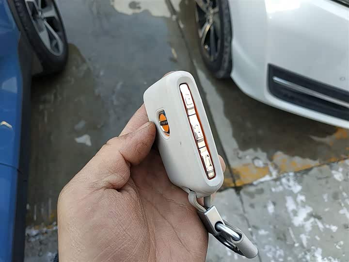 Фото 8 - Volvo XC40