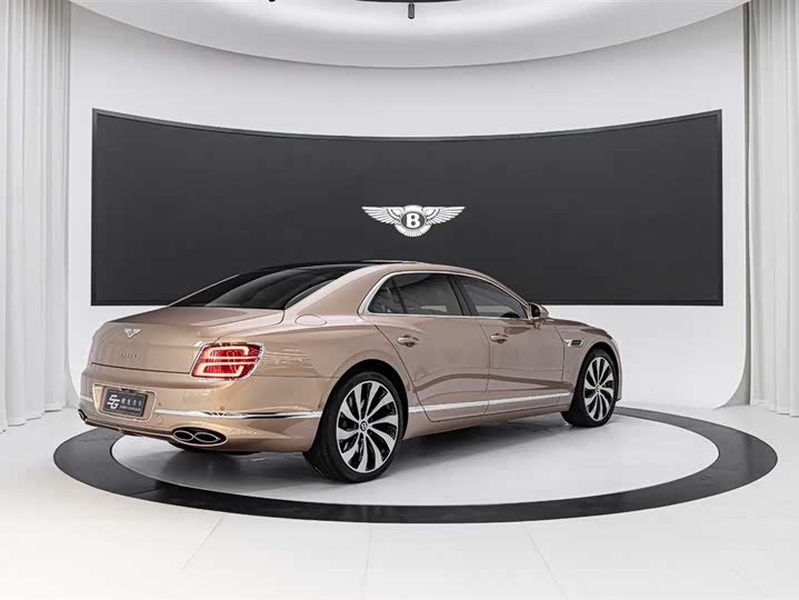 Фото 4 - Bentley Flying Spur
