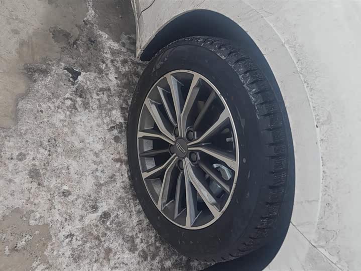 Фото 6 - Geely Preface