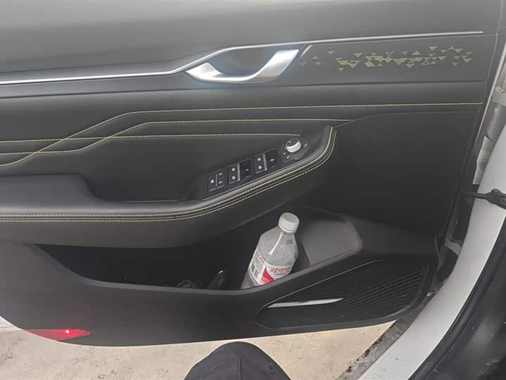 Фото 7 - Geely Preface