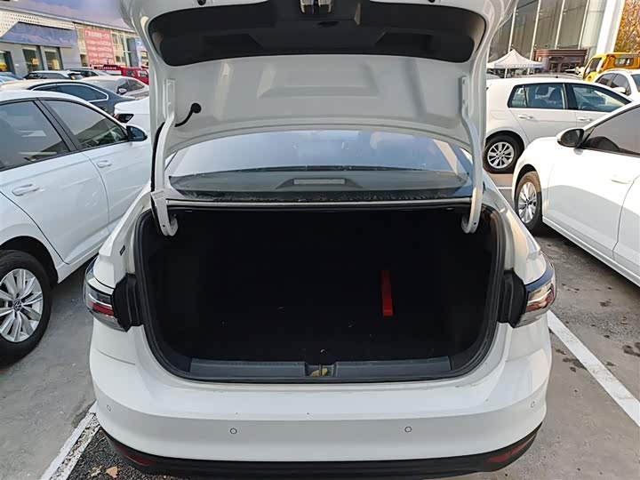 Фото 9 - Volkswagen Lavida