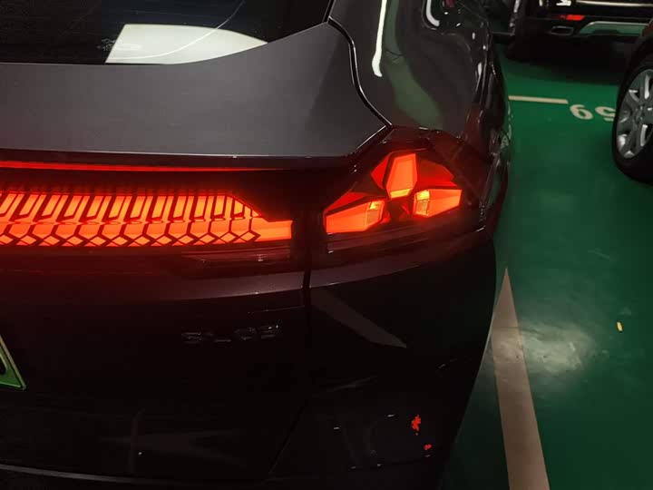 Фото 8 - Changan Deepal SL03