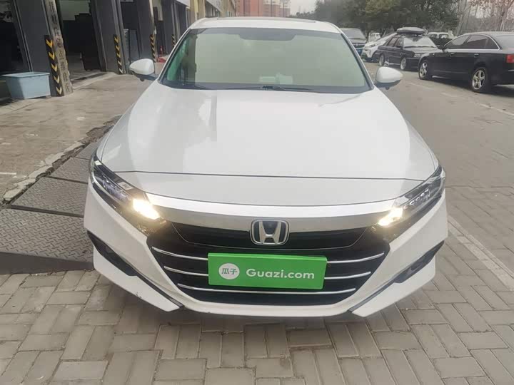 Фото 3 - Honda Accord