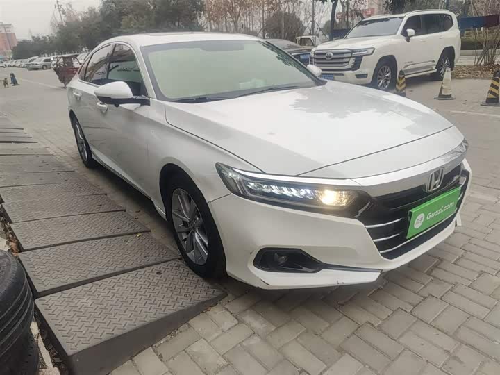 Фото 4 - Honda Accord