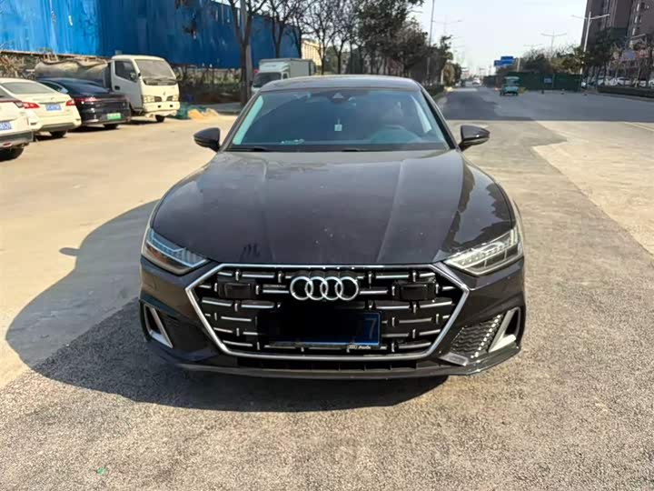 Фото 1 - Audi A7L