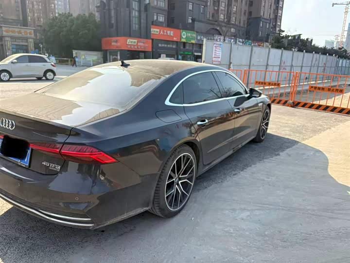 Фото 6 - Audi A7L
