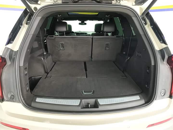 Фото 4 - Cadillac XT6