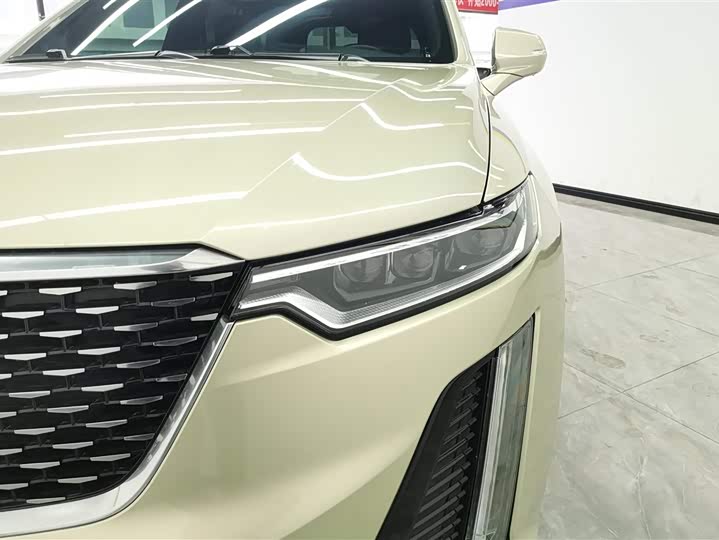 Фото 5 - Cadillac XT6