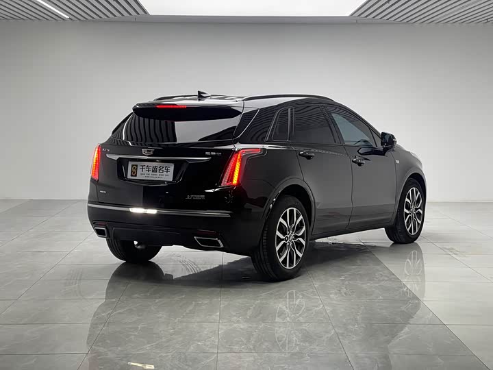 Фото 6 - Cadillac XT5