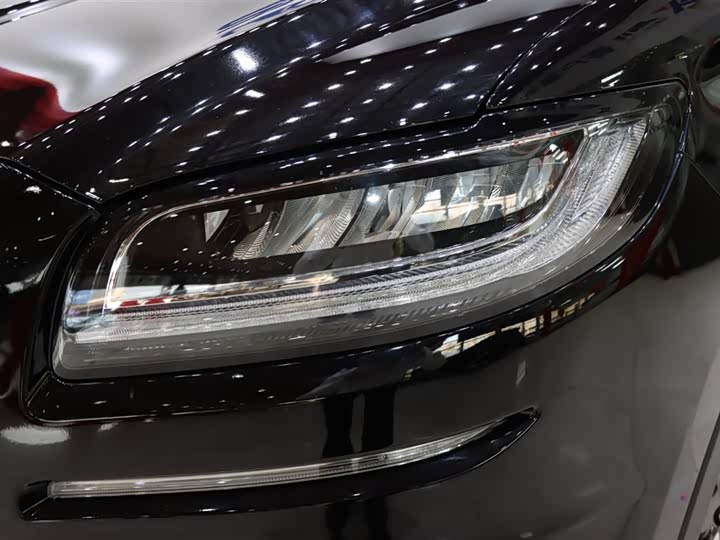 Фото 7 - Lincoln Nautilus