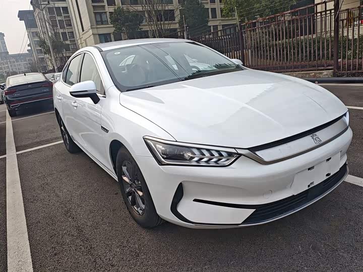 Фото 4 - BYD Qin Plus
