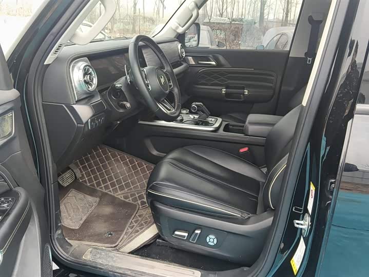 Фото 9 - Tank 300