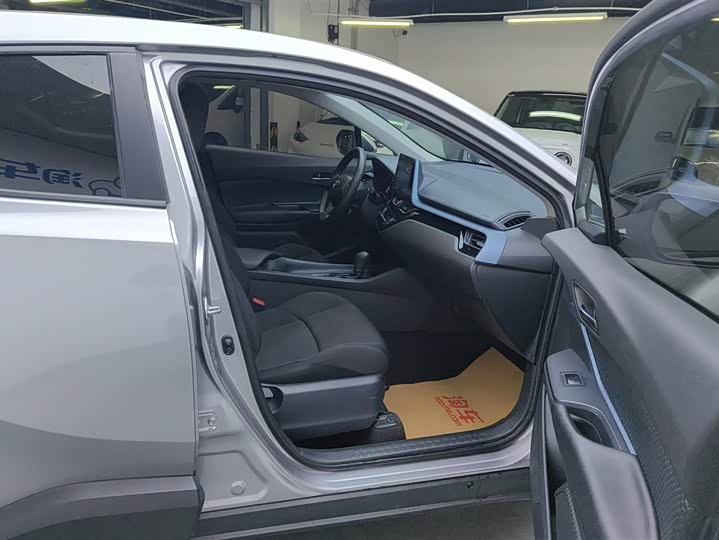 Фото 8 - Toyota Izoa