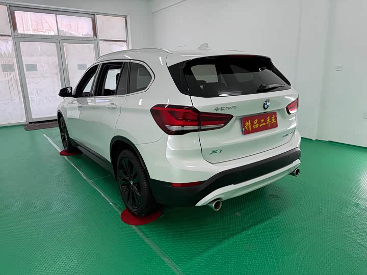 Фото 6 - BMW X1