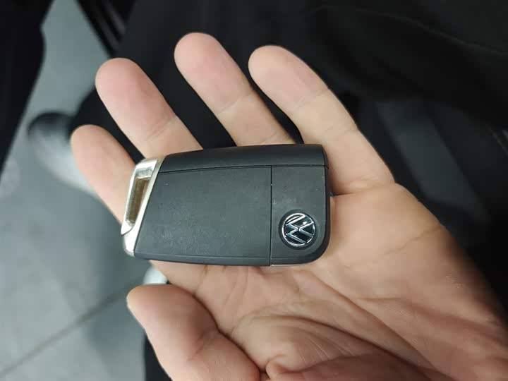 Фото 9 - Volkswagen Sagitar L