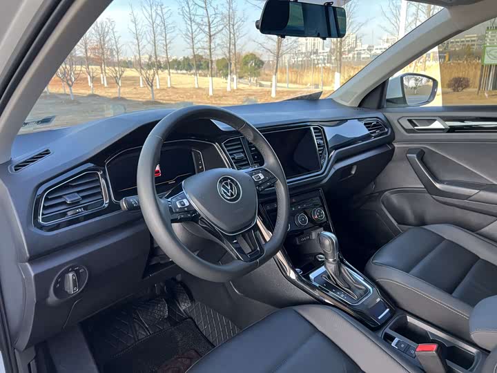 Фото 5 - Volkswagen T-Roc