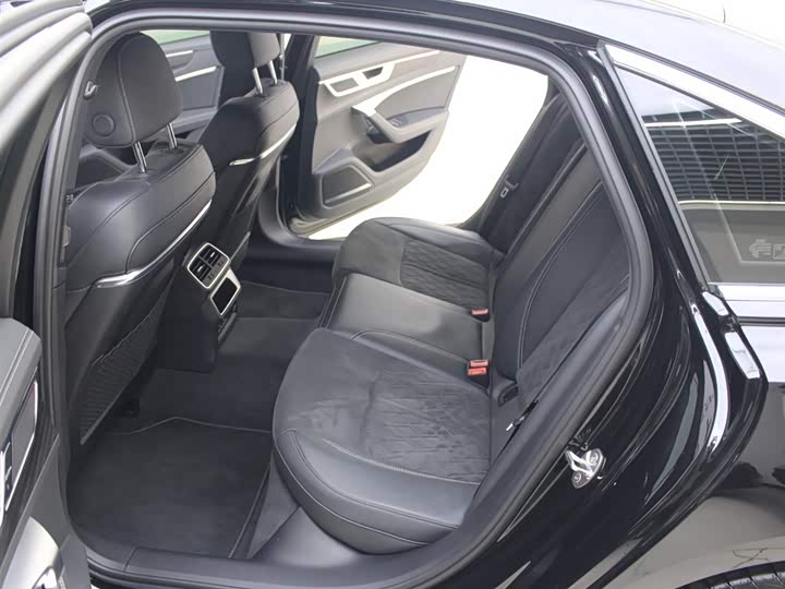 Фото 7 - Audi A6L