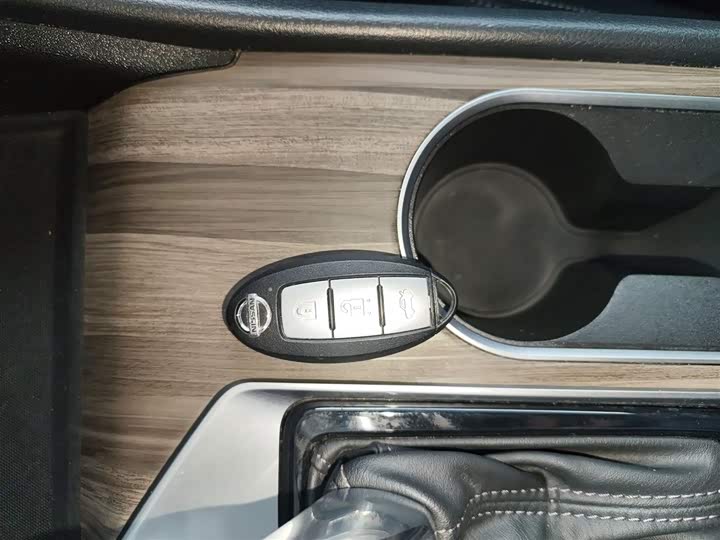 Фото 9 - Nissan Teana