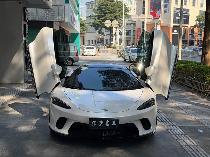 Фото 2 - McLaren GT