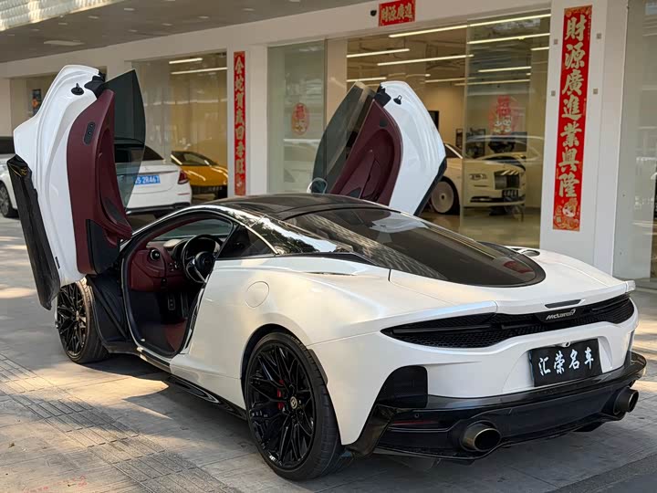 Фото 6 - McLaren GT