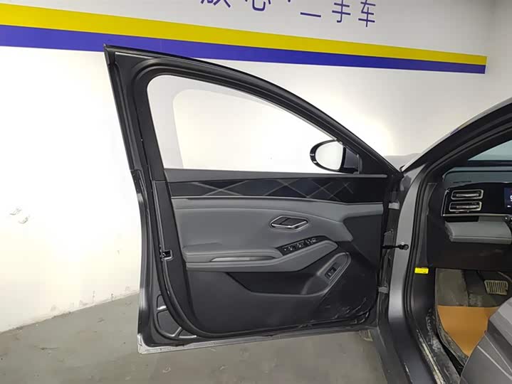 Фото 7 - BYD Qin L