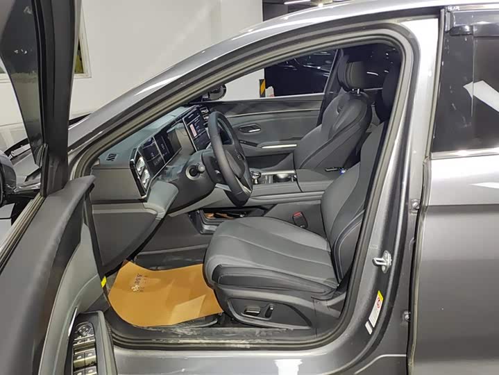 Фото 9 - BYD Qin L