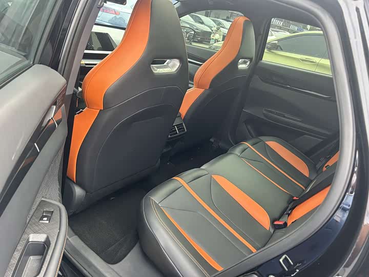 Фото 9 - Changan UNI-V