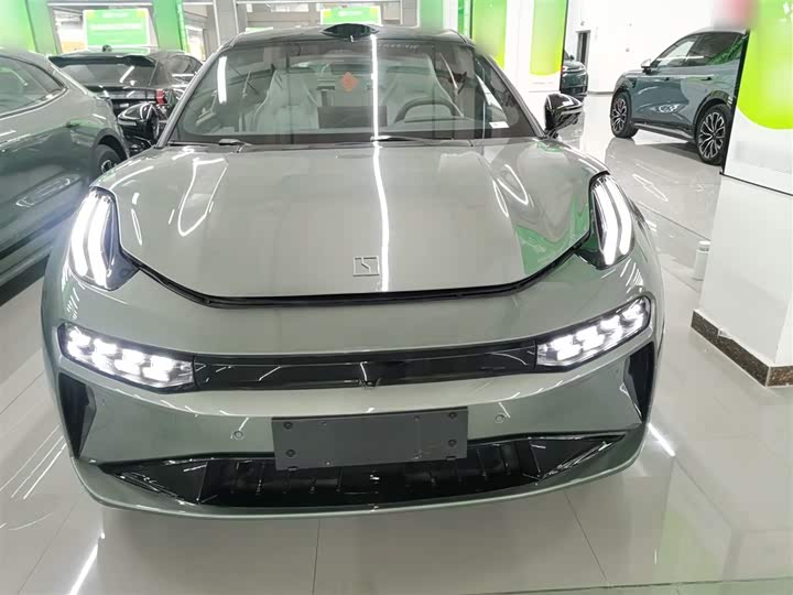 Фото 3 - Zeekr 001