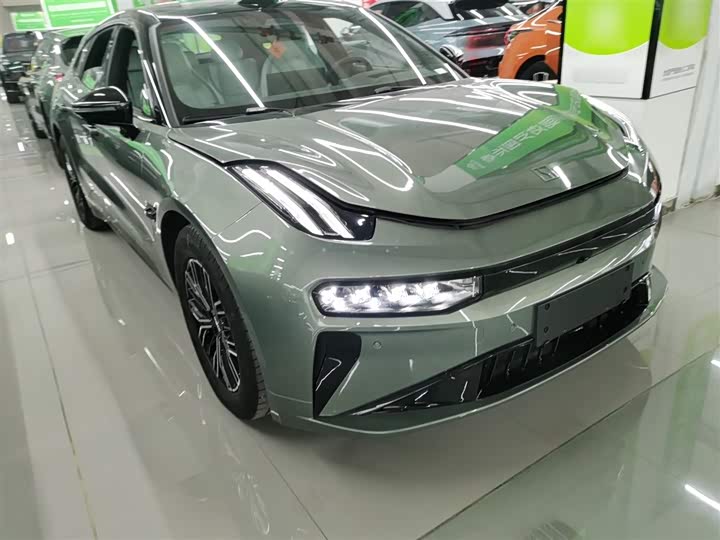 Фото 4 - Zeekr 001