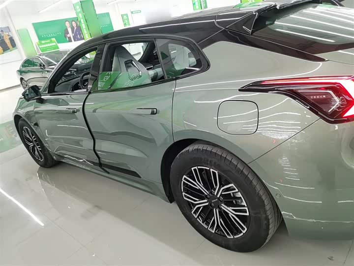 Фото 5 - Zeekr 001